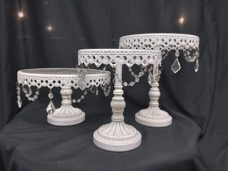 Tablescapes - Cake & Cupcake Stands Tablescapes - Cake & Cupcake Stands