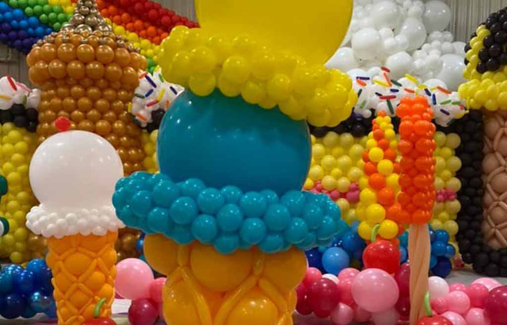 balloon sculpture Balloon Arrangements & Arches