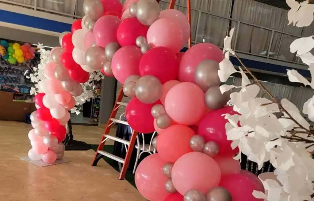 Balloon Arrangements & Arches - Event Rentals